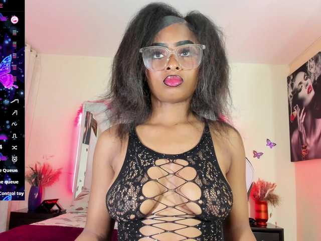 scarlet-snout live cam on BongaCams