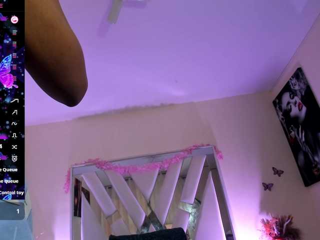 scarlet-snout live cam on BongaCams