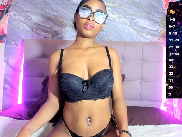 scarlet-snout live cam on BongaCams