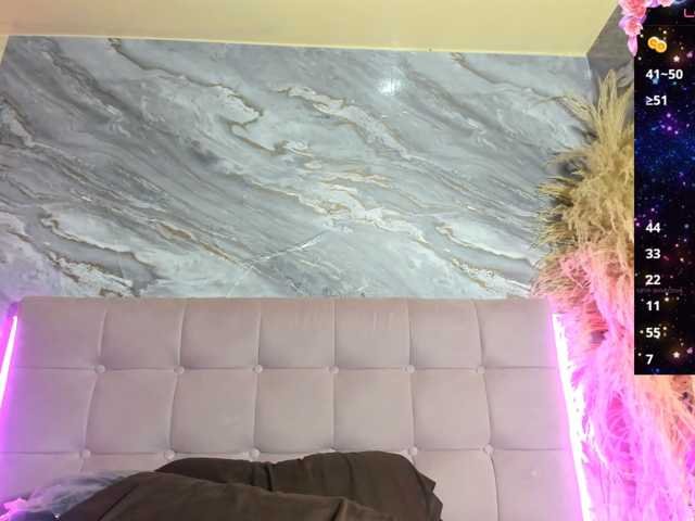 scarlet-snout live cam on BongaCams