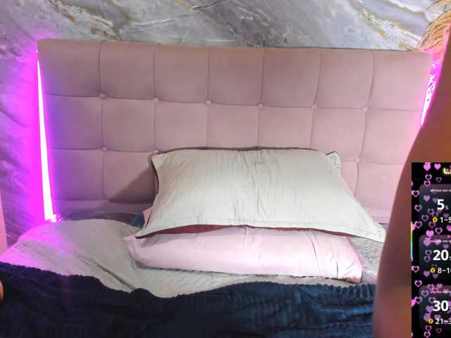 scarlet-snout live cam on BongaCams