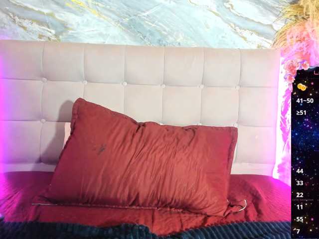 scarlet-snout live cam on BongaCams