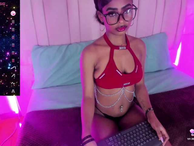scarlet-snout live cam on BongaCams