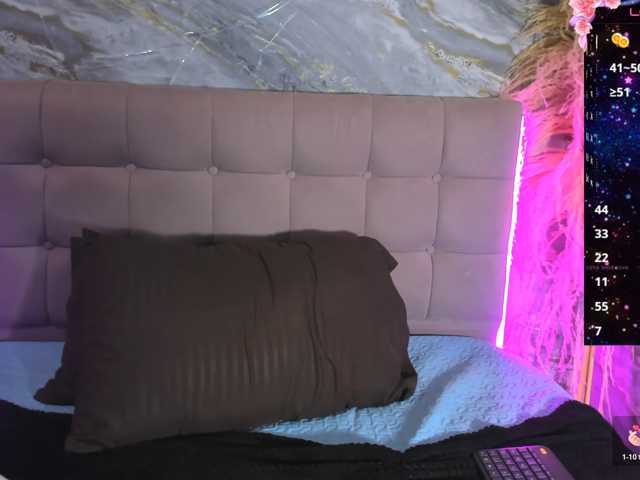 scarlet-snout live cam on BongaCams