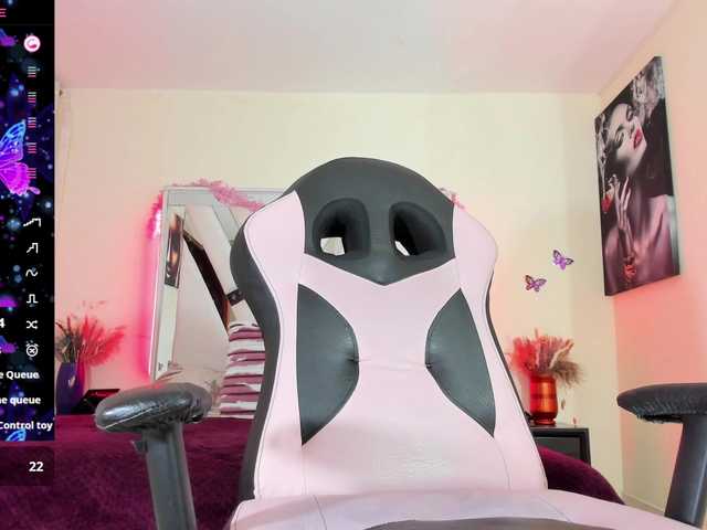 scarlet-snout live cam on BongaCams