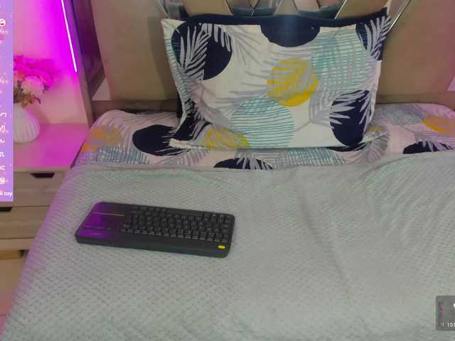 scarlet-snout live cam on BongaCams
