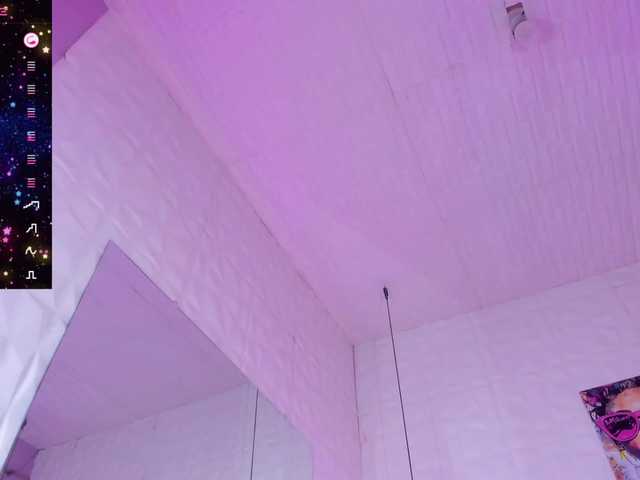 scarlet-snout live cam on BongaCams