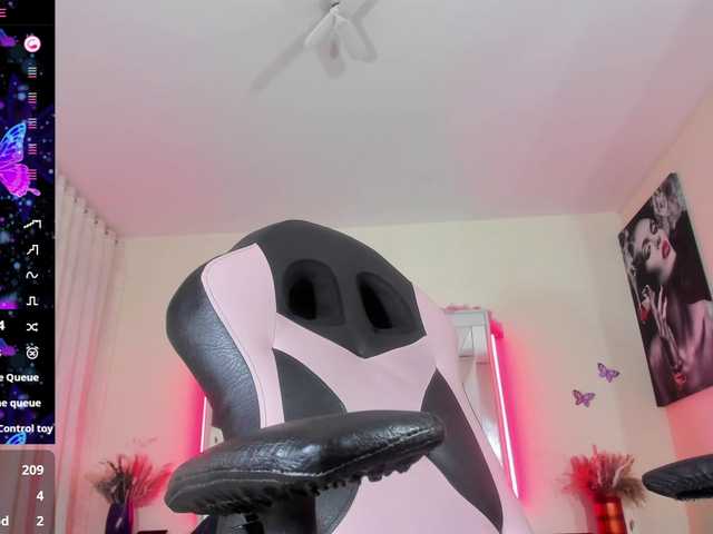 scarlet-snout live cam on BongaCams