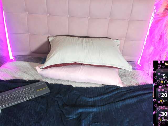 scarlet-snout live cam on BongaCams