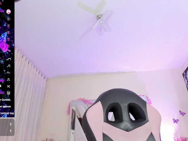 scarlet-snout live cam on BongaCams