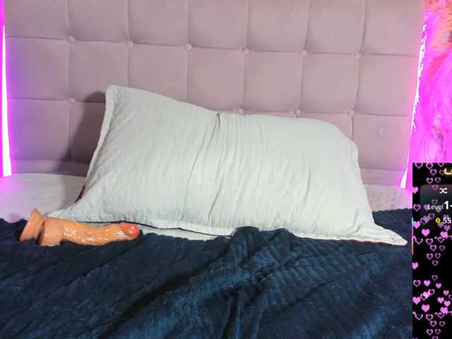 scarlet-snout live cam on BongaCams
