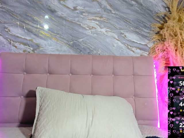 scarlet-snout live cam on BongaCams