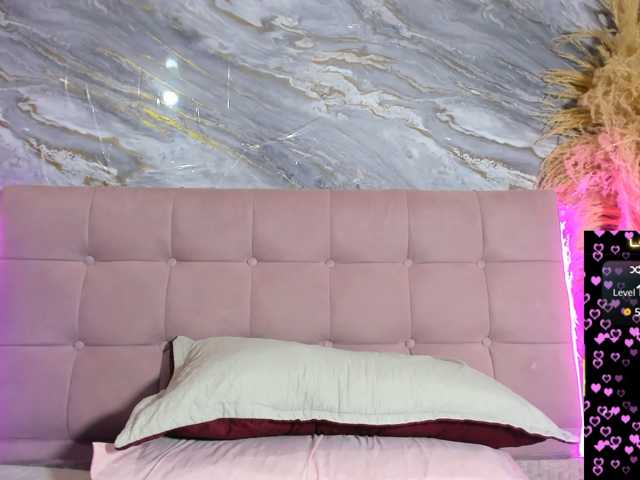 scarlet-snout live cam on BongaCams