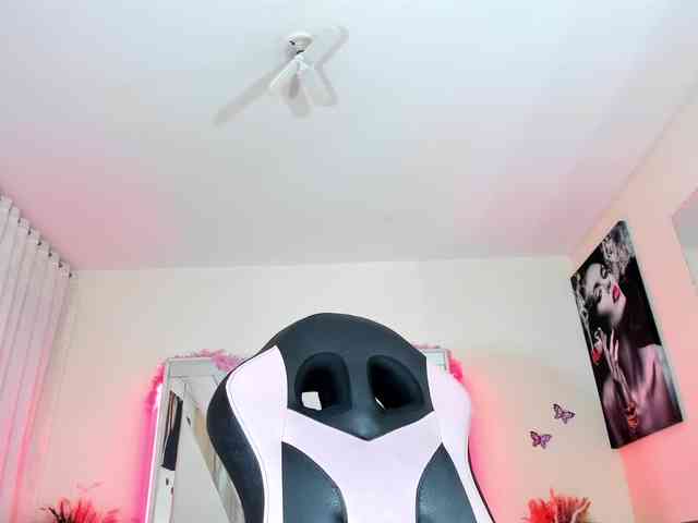 scarlet-snout webcam