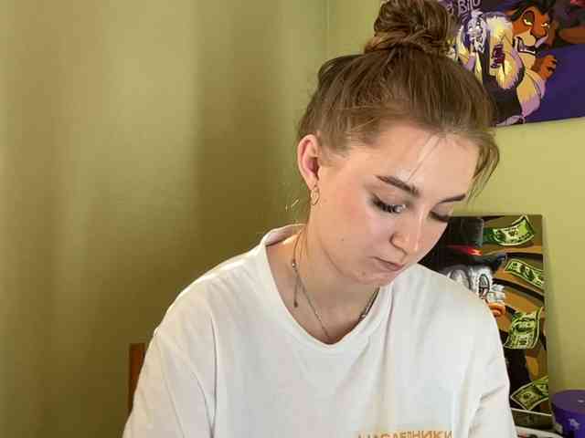 Shonamccadams's cam show statistics and live stream