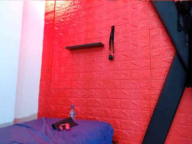 Model: bdsmforever18