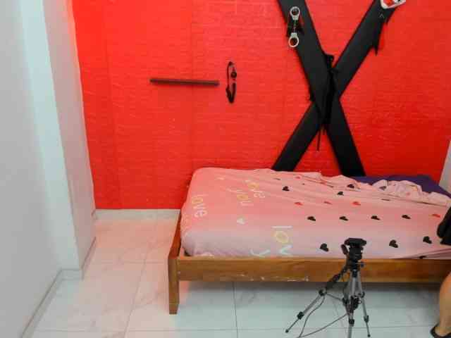 Model: bdsmforever18