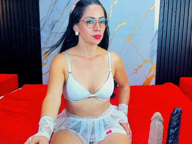 KateTompson live cam on BongaCams