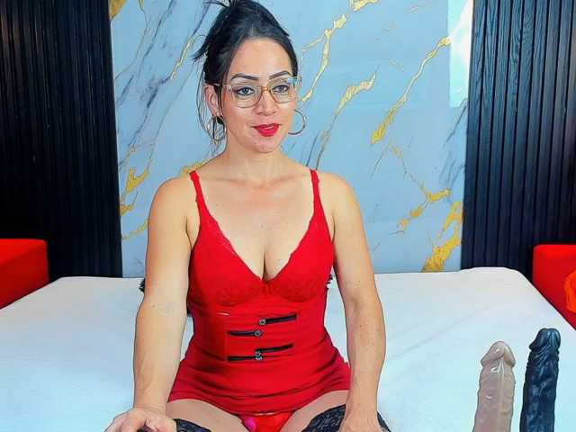 le modèle KateTompson est en webcam porno dans un show sur le site bongacams, il possède les tags suivants: Latino/Hispanic,Brunette,Shaved