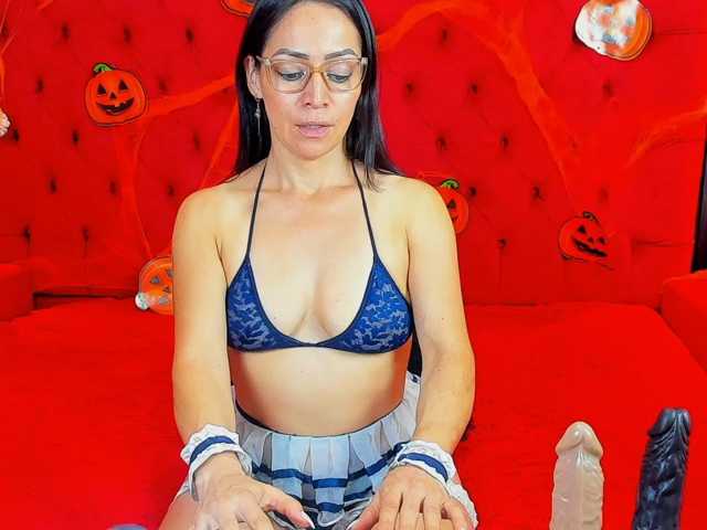 KateTompson live cam on BongaCams