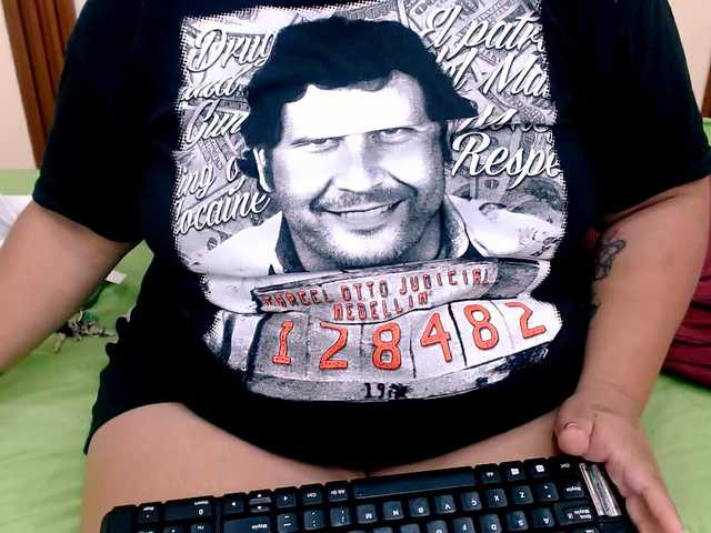 evaleribigtits18
