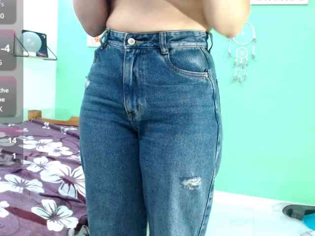 evaleribigtits18 webcam