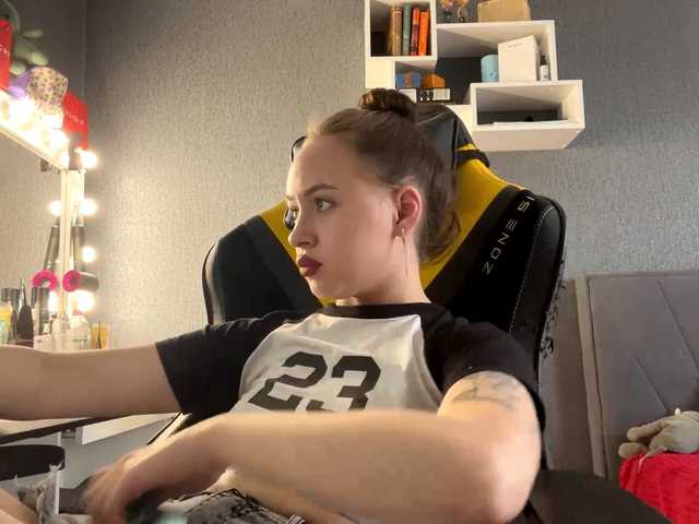 LeanneBleicher live webcam show
