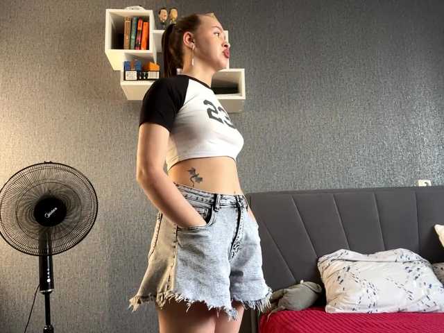 LeanneBleicher live webcam show