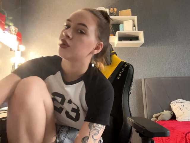 LeanneBleicher live cam on BongaCams