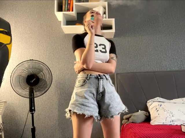 LeanneBleicher live webcam show