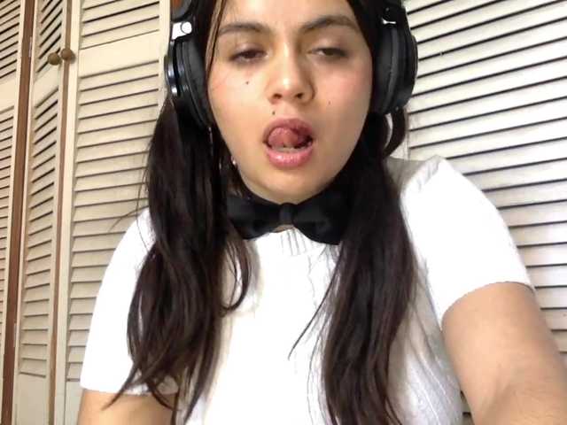 BURITTO-LANGUAGE live cam on BongaCams