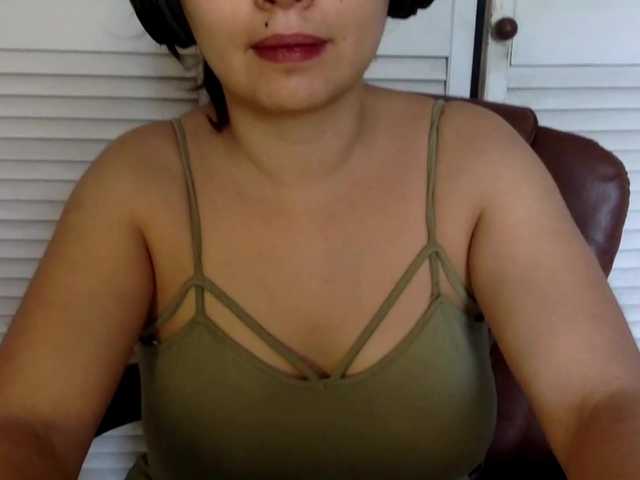 BURITTO-LANGUAGE live cam on BongaCams