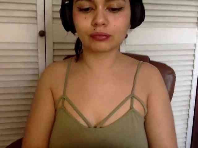 BURITTO-LANGUAGE Live Webcam on BongaCams