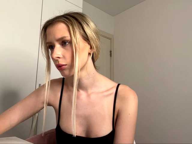DelsieBrozell live cam on BongaCams