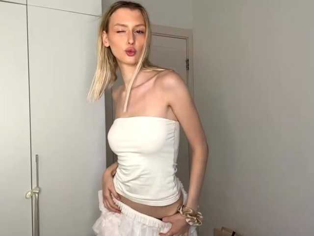 DelsieBrozell live cam on BongaCams