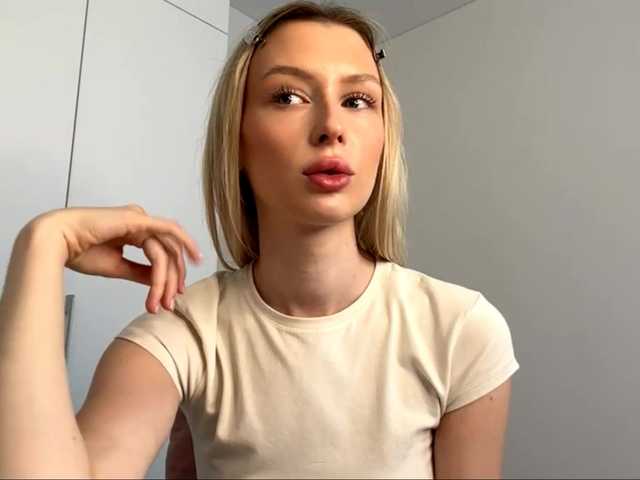 DelsieBrozell live cam on BongaCams