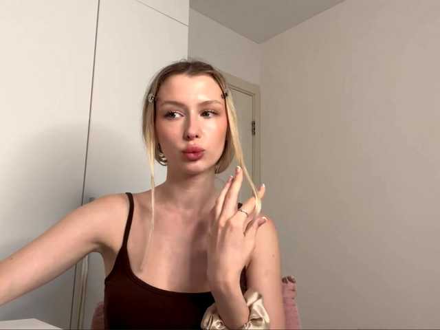 DelsieBrozell live cam on BongaCams