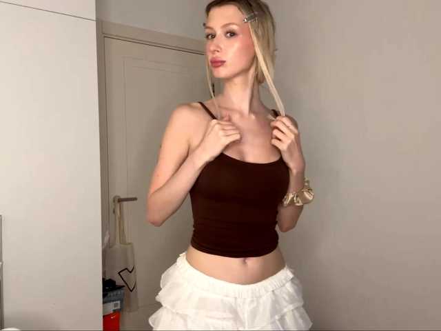 DelsieBrozell live webcam show
