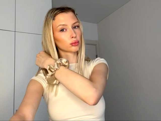 DelsieBrozell live cam on BongaCams