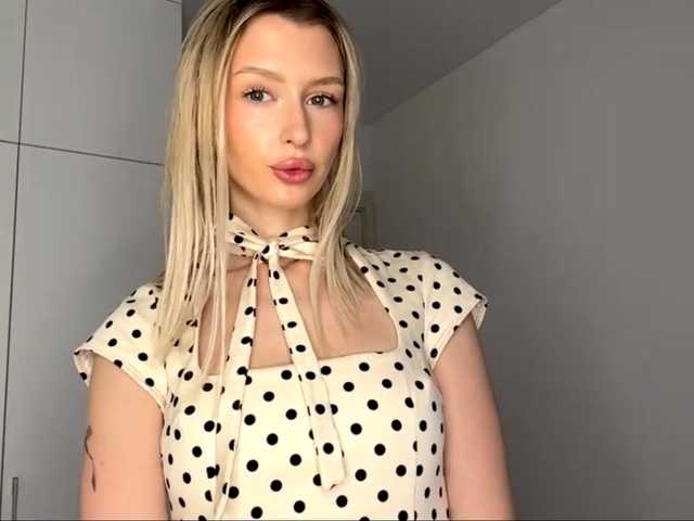 DelsieBrozell live cam on BongaCams