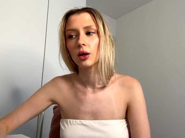 DelsieBrozell live cam on BongaCams