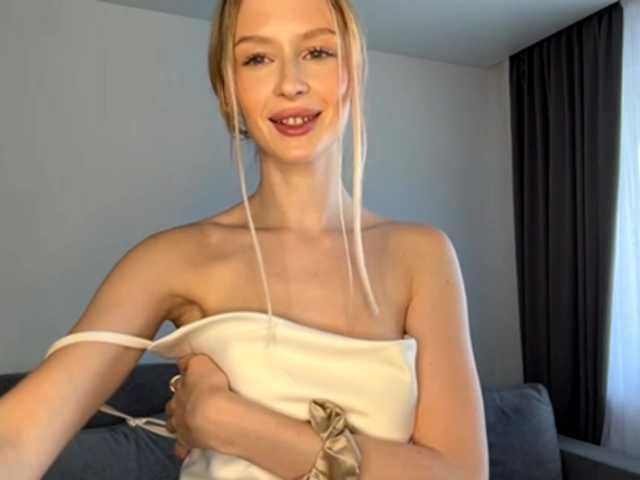 DelsieBrozell live cam on BongaCams