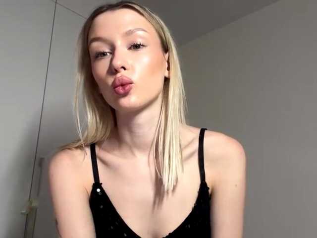 DelsieBrozell live cam on BongaCams