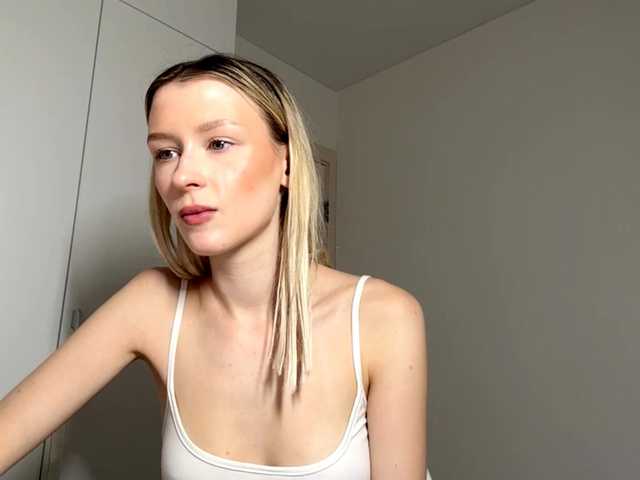 DelsieBrozell live cam on BongaCams