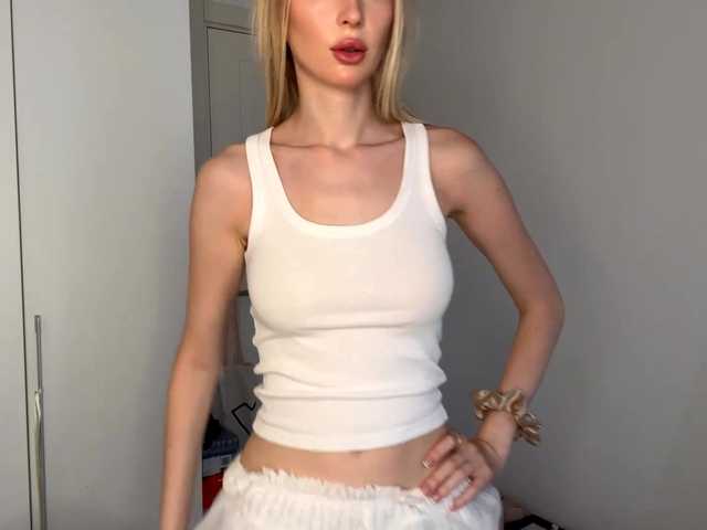 DelsieBrozell live cam on BongaCams