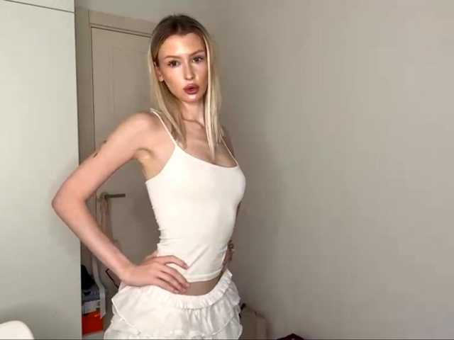 DelsieBrozell live cam on BongaCams