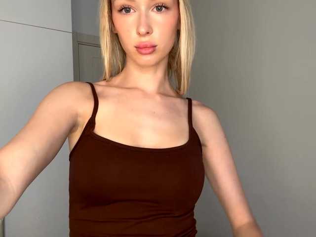 DelsieBrozell live cam on BongaCams