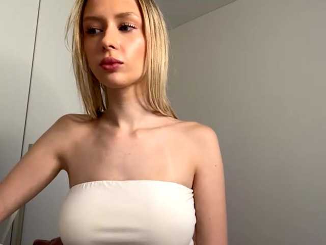 DelsieBrozell live cam on BongaCams