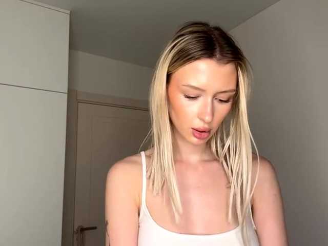 DelsieBrozell live cam on BongaCams