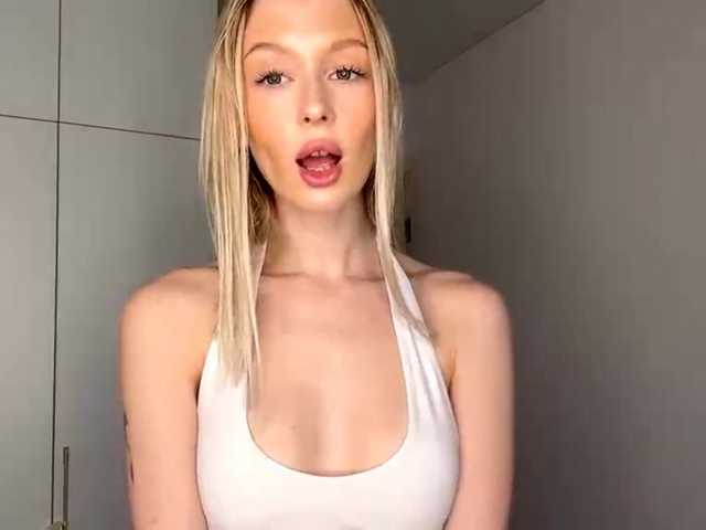 DelsieBrozell live cam on BongaCams